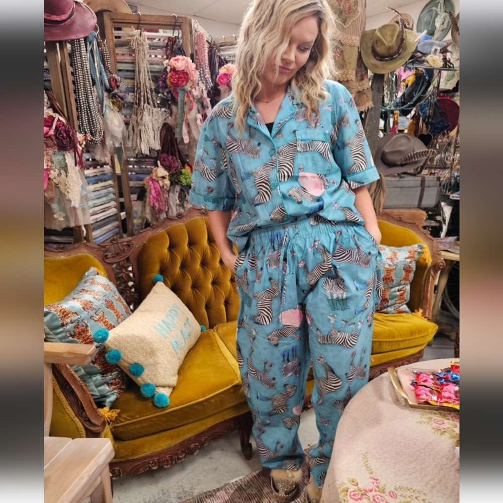 NEW A Rare Bird "Cause I Can" Zebra Shoe Closet P.J.'s

Pajama Set - Picture 4 of 5